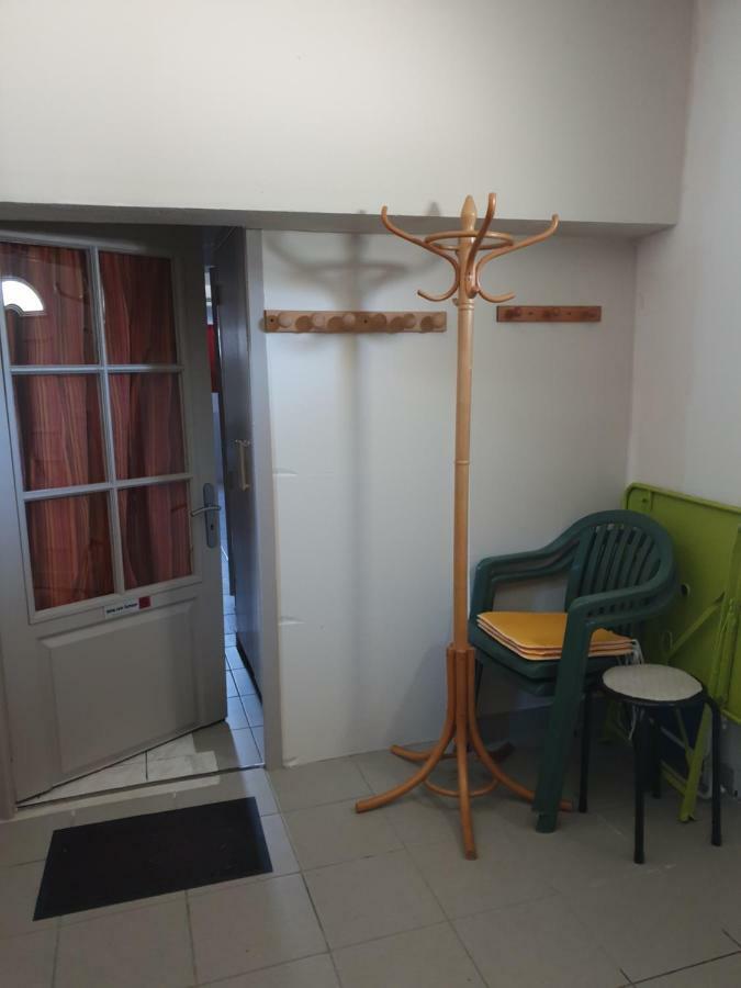 T1 Dans Maison Au Calme Realmont Екстер'єр фото