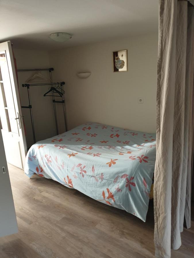 T1 Dans Maison Au Calme Realmont Екстер'єр фото